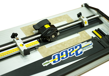 04-687    F-2200 Станок для вырезания паспарту L=1219 мм